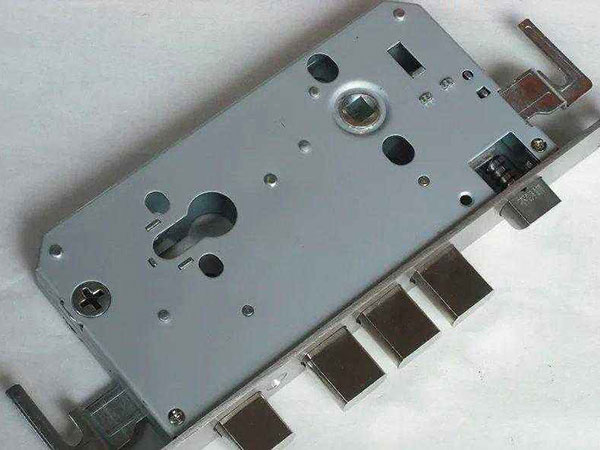 港南24小时上门开锁公司